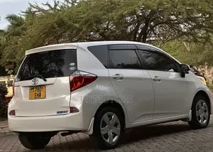 Toyota Ractis 2012 White