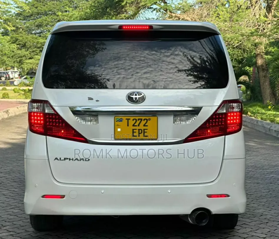 Toyota Alphard 2008 White