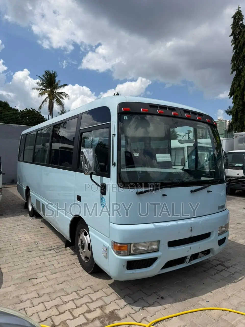 Nissan Civilian 2000 Grey