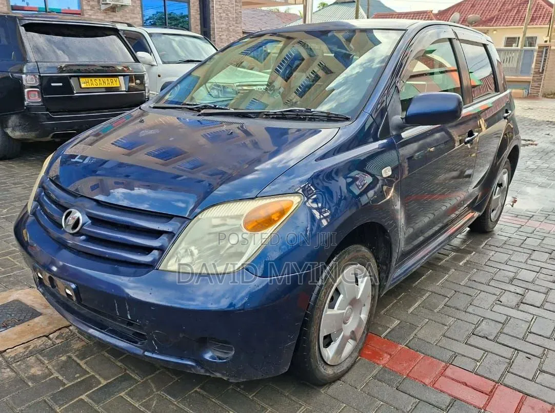 Toyota IST 2005 Blue