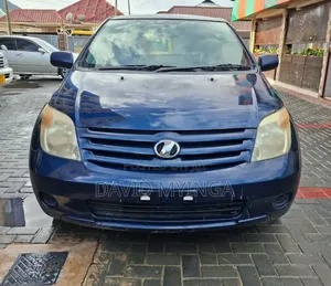 Toyota IST 2005 Blue
