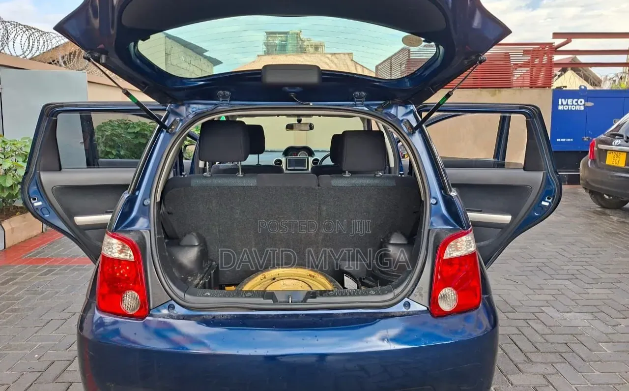 Toyota IST 2005 Blue