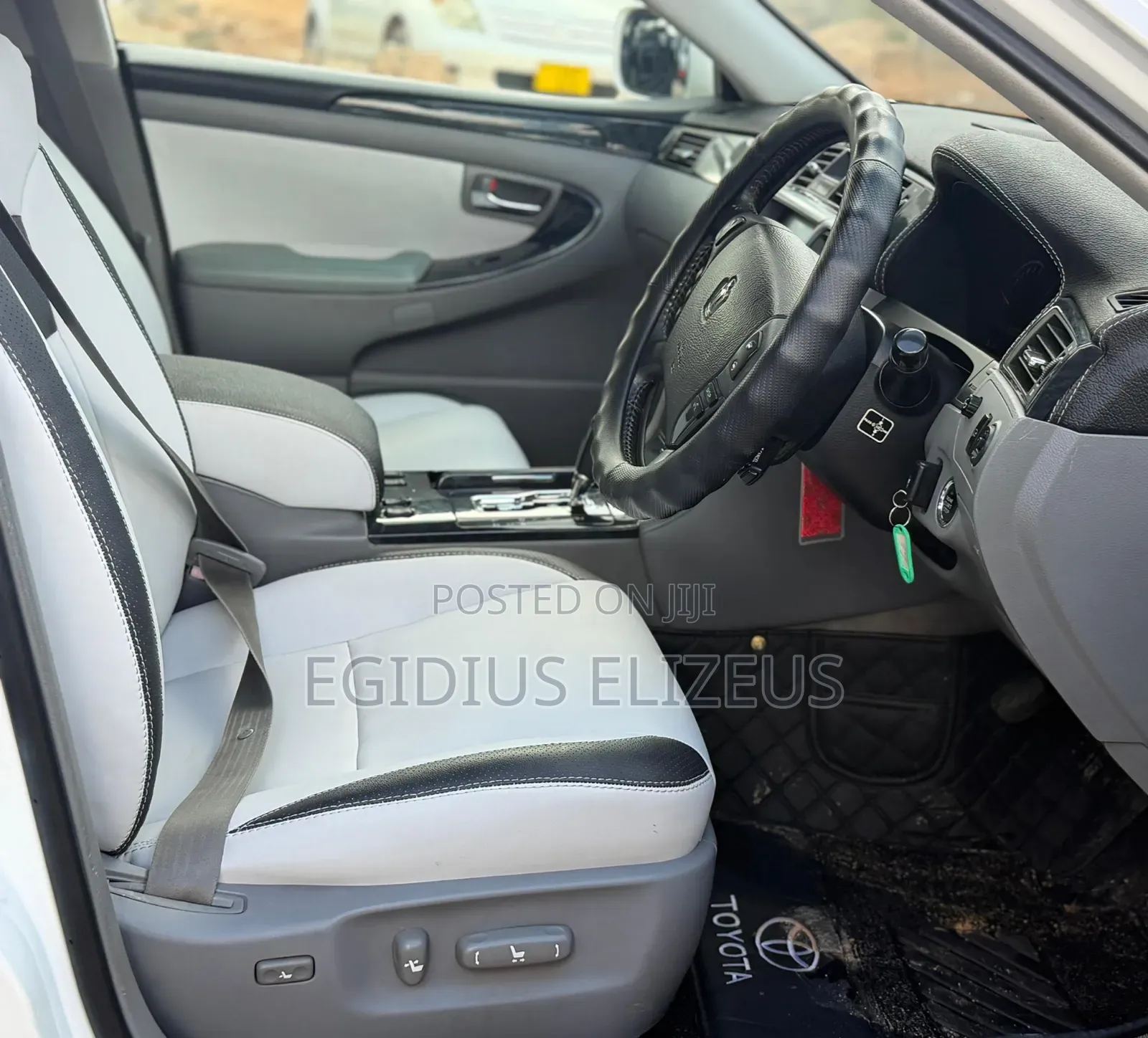 Toyota Crown 2004 White
