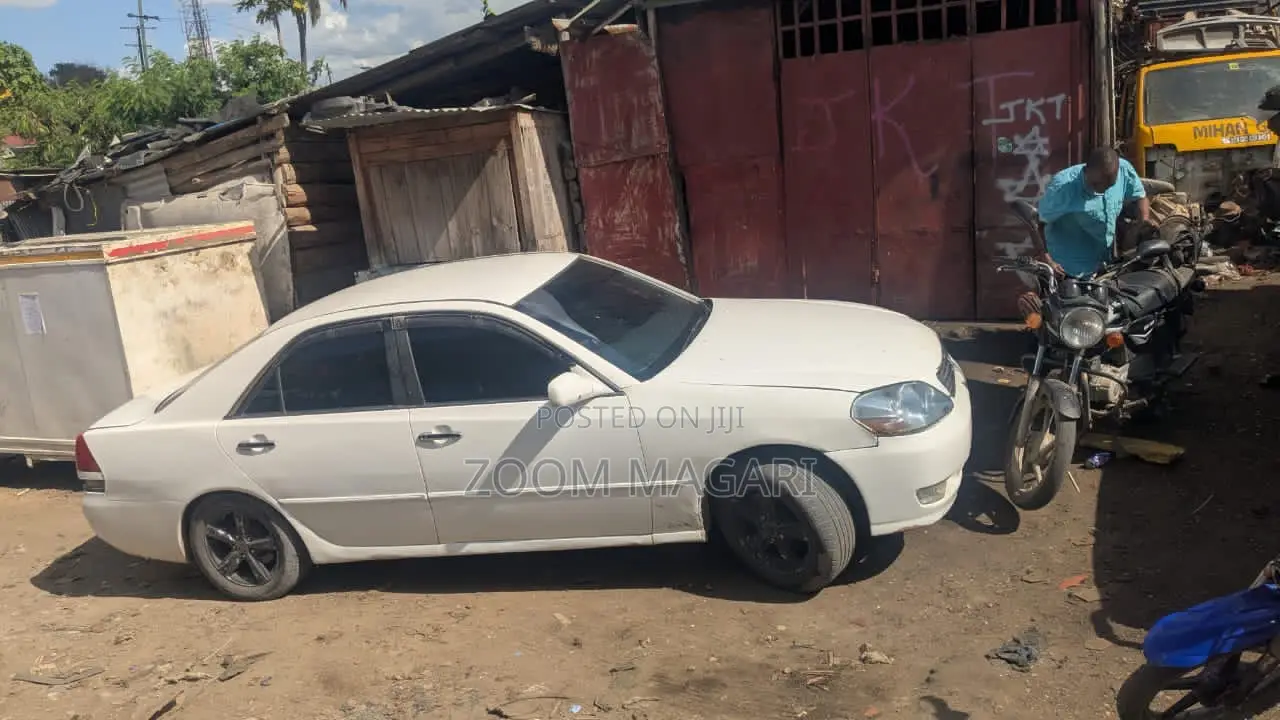 Toyota Mark II 2001 White