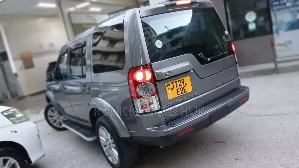 Land Rover Discovery 2014 Silver