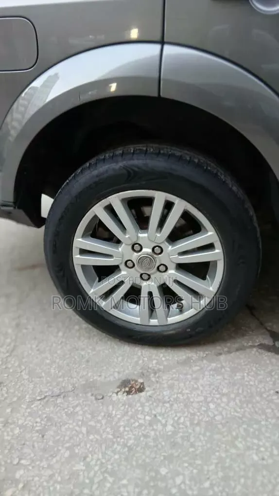Land Rover Discovery 2014 Silver