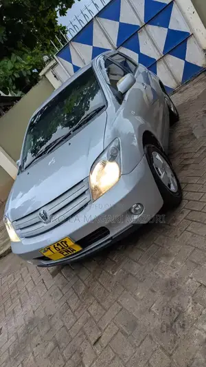 Toyota IST 2006 Silver
