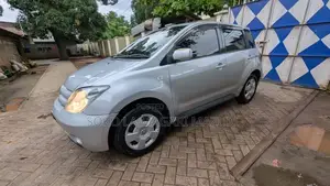 Toyota IST 2006 Silver