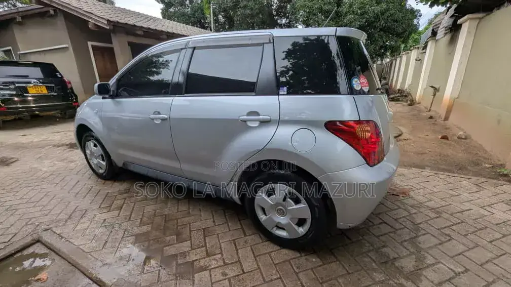 Toyota IST 2006 Silver