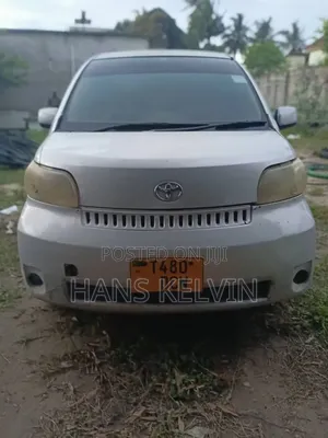 Toyota Porte 2005 Silver