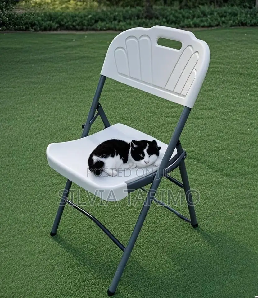Folding Table Black and White Color
