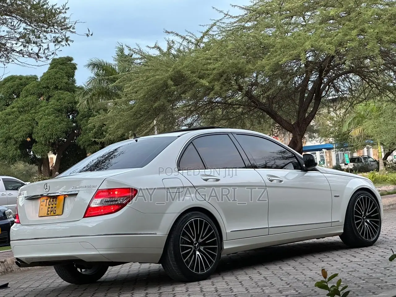 Mercedes-Benz C200 2008 White