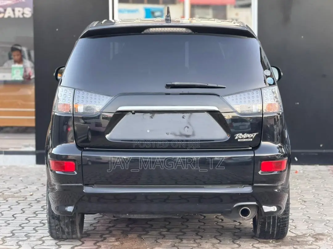 Mitsubishi Outlander 2010 Black