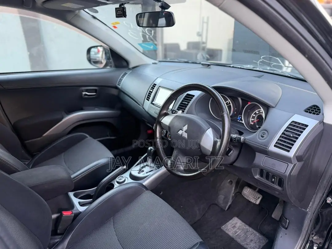Mitsubishi Outlander 2010 Black