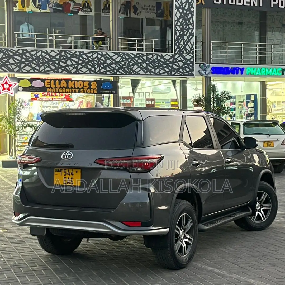 Toyota Fortuner 2.7 AWD 2018 Gray