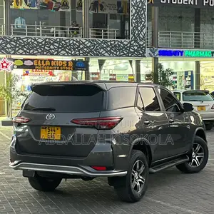 Toyota Fortuner 2.7 AWD 2018 Gray