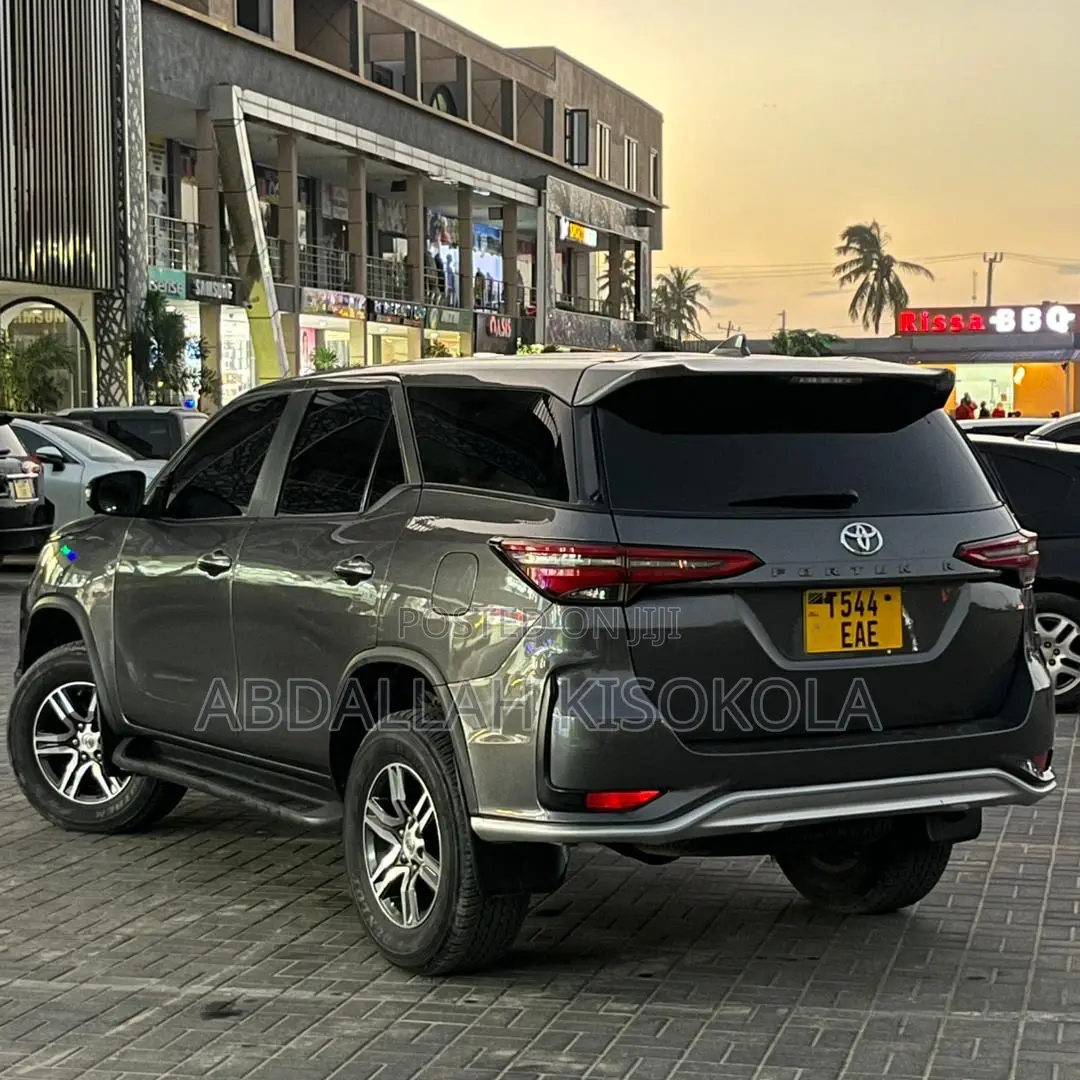 Toyota Fortuner 2.7 AWD 2018 Gray