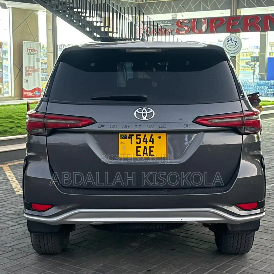 Toyota Fortuner 2.7 AWD 2018 Gray