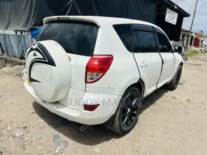 Toyota RAV4 2006 White