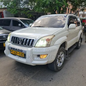 Toyota Land Cruiser Prado 2005 White