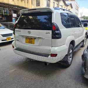 Toyota Land Cruiser Prado 2005 White