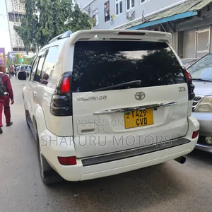 Toyota Land Cruiser Prado 2005 White