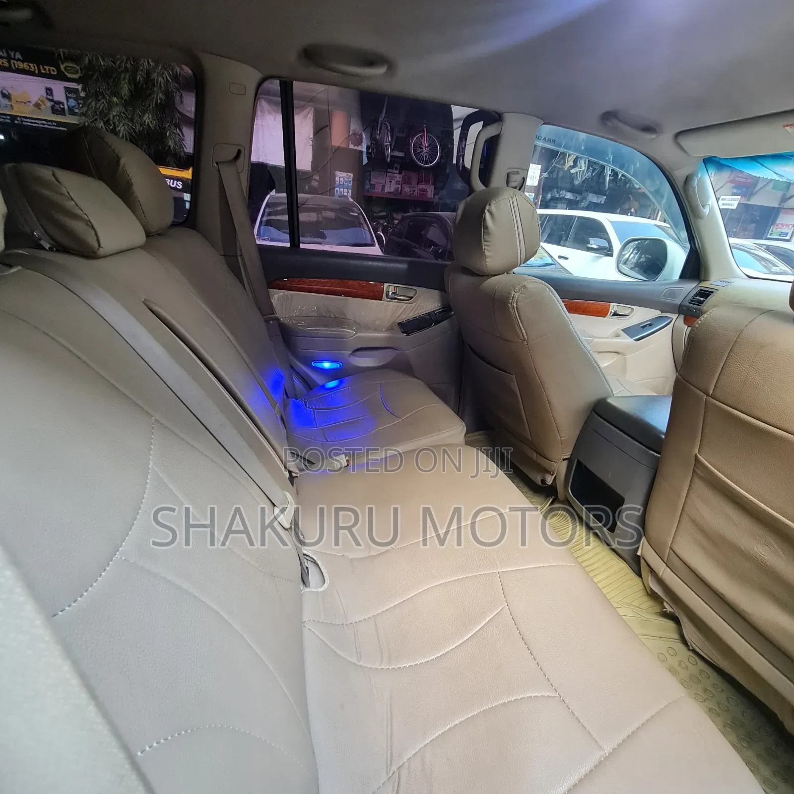 Toyota Land Cruiser Prado 2005 White