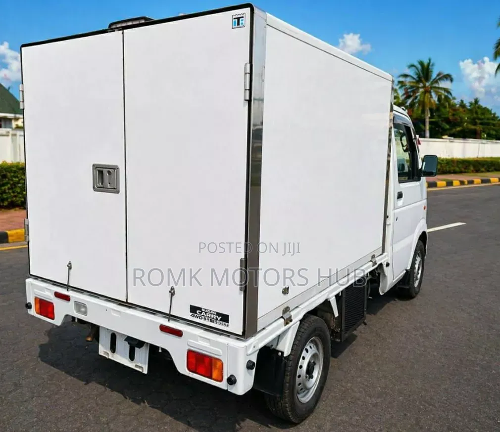 Suzuki Carry Truck 2014 White