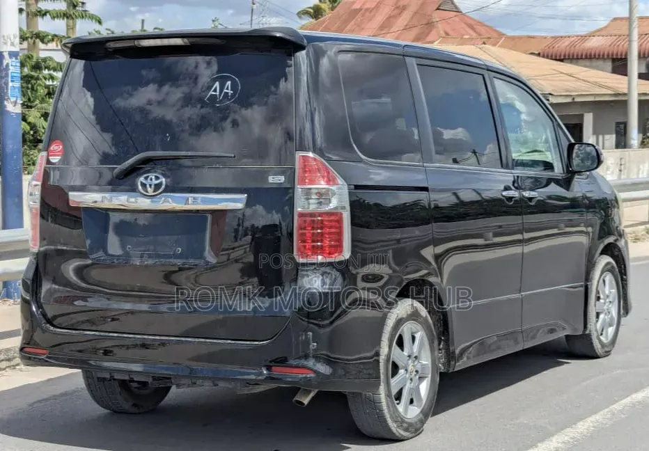 Toyota Noah 2008 Black