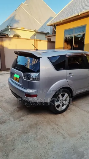 Mitsubishi Outlander 2.4 Comfort 2005 Gray