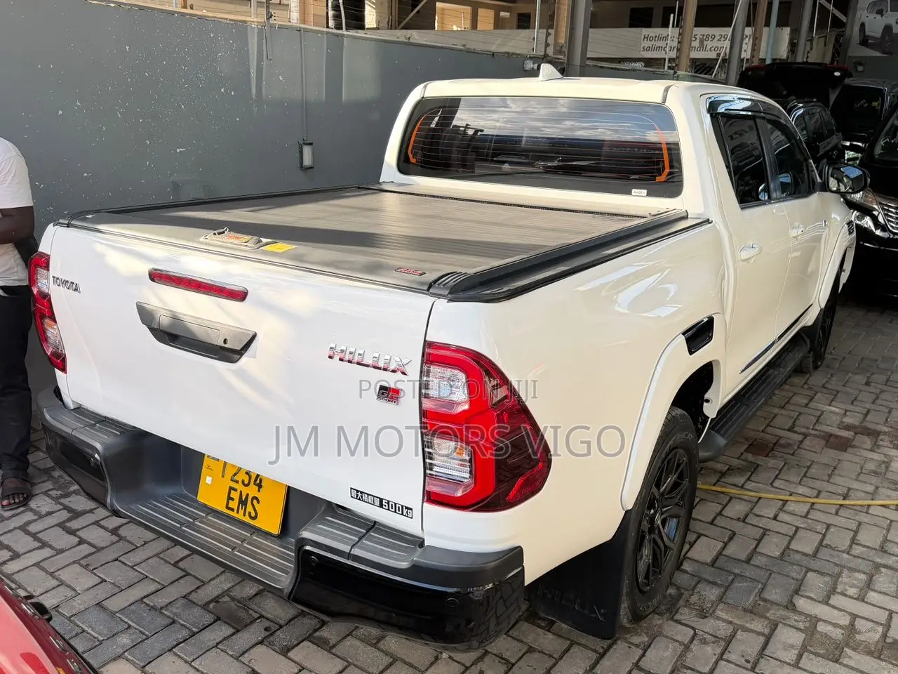 Toyota Hilux 2022 White