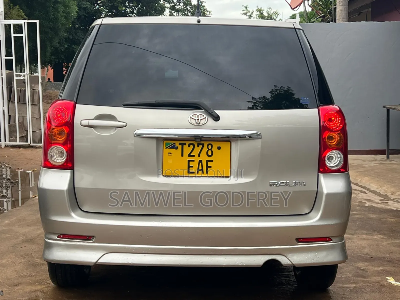 Toyota Raum 2009 Silver