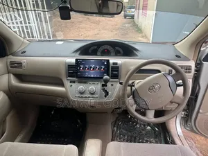 Toyota Raum 2009 Silver