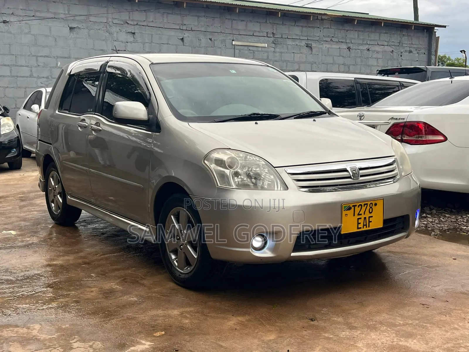 Toyota Raum 2009 Silver