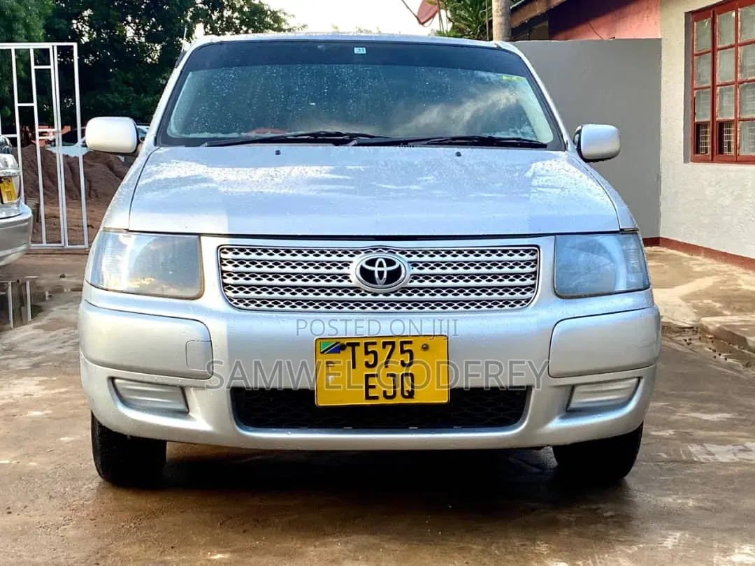 Toyota Succeed 2008 Silver