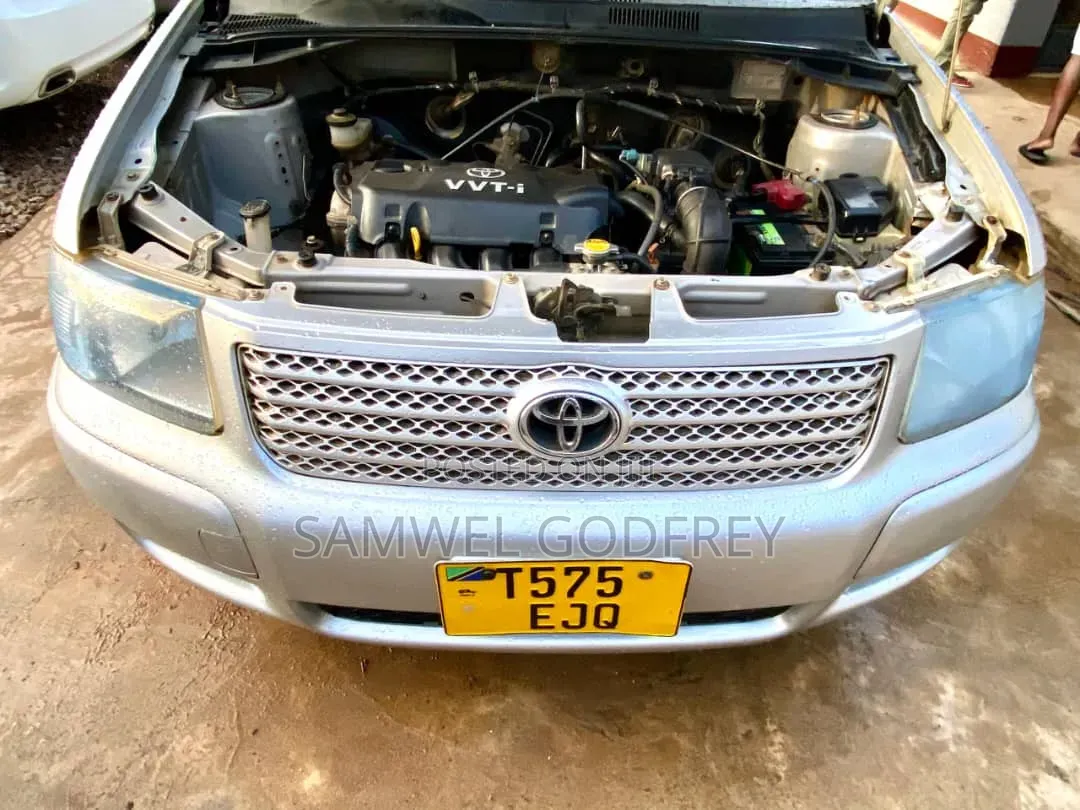Toyota Succeed 2008 Silver