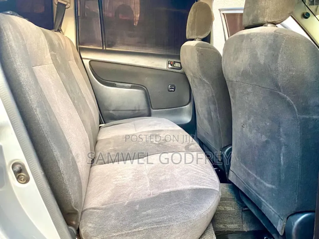 Toyota Succeed 2008 Silver