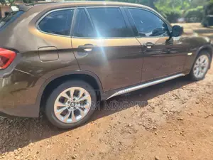 BMW X1 2011 Gold