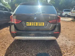 BMW X1 2011 Gold