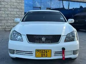 Toyota Crown 2006 White