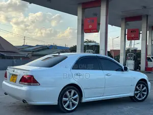 Toyota Crown 2006 White
