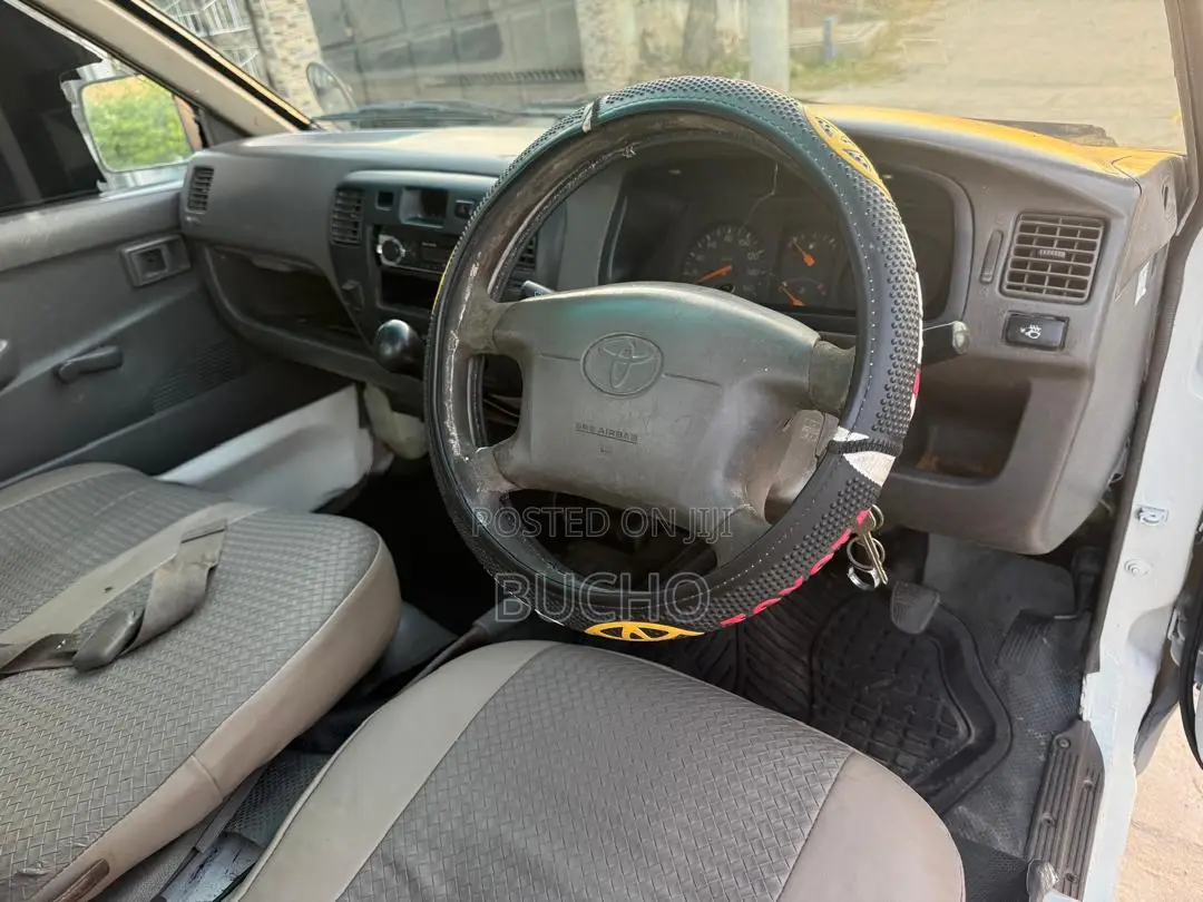 Toyota TownAce 2000 White