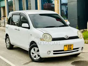 Toyota Sienta 2006 Pearl