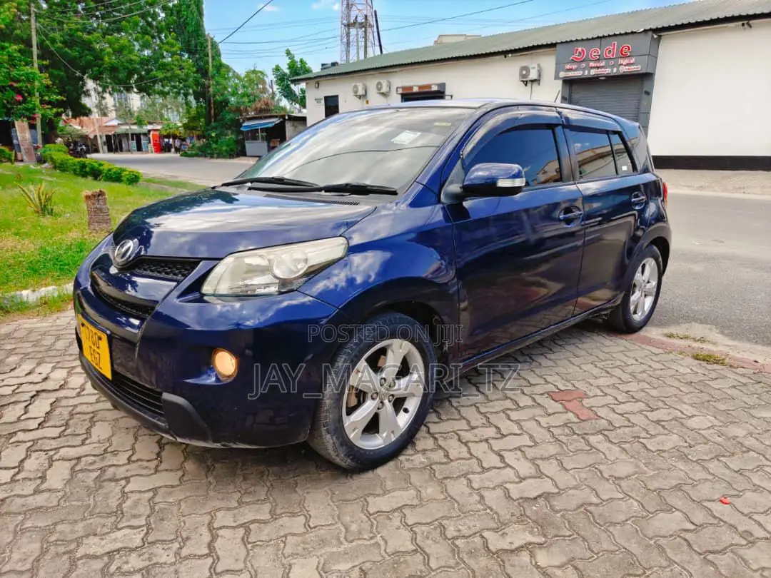 Toyota IST 2009 Blue