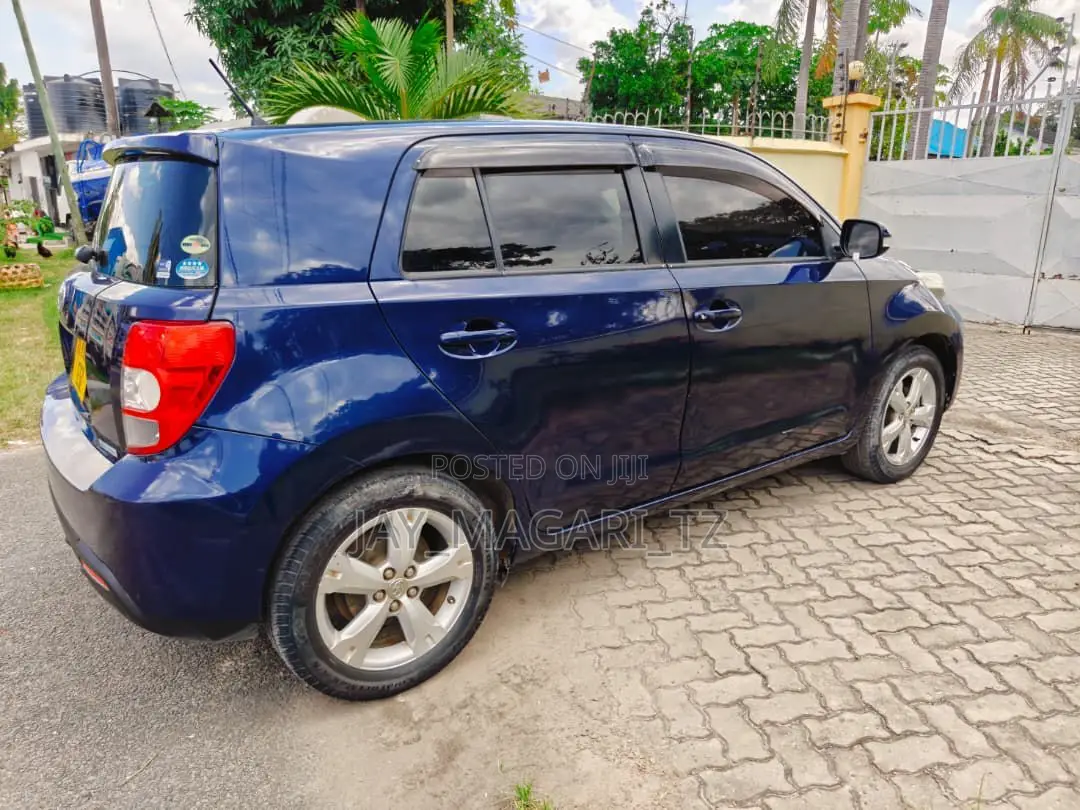 Toyota IST 2009 Blue