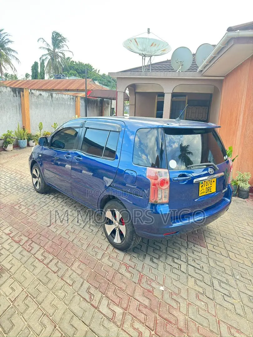 Toyota Raum 2008 Blue