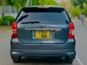 Toyota Wish 2005 Blue
