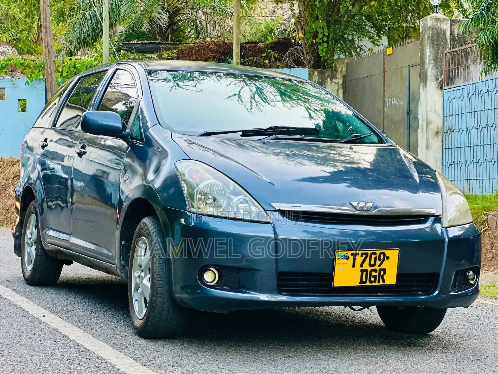 Toyota Wish 2005 Blue