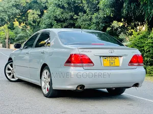Toyota Crown 2006 Silver