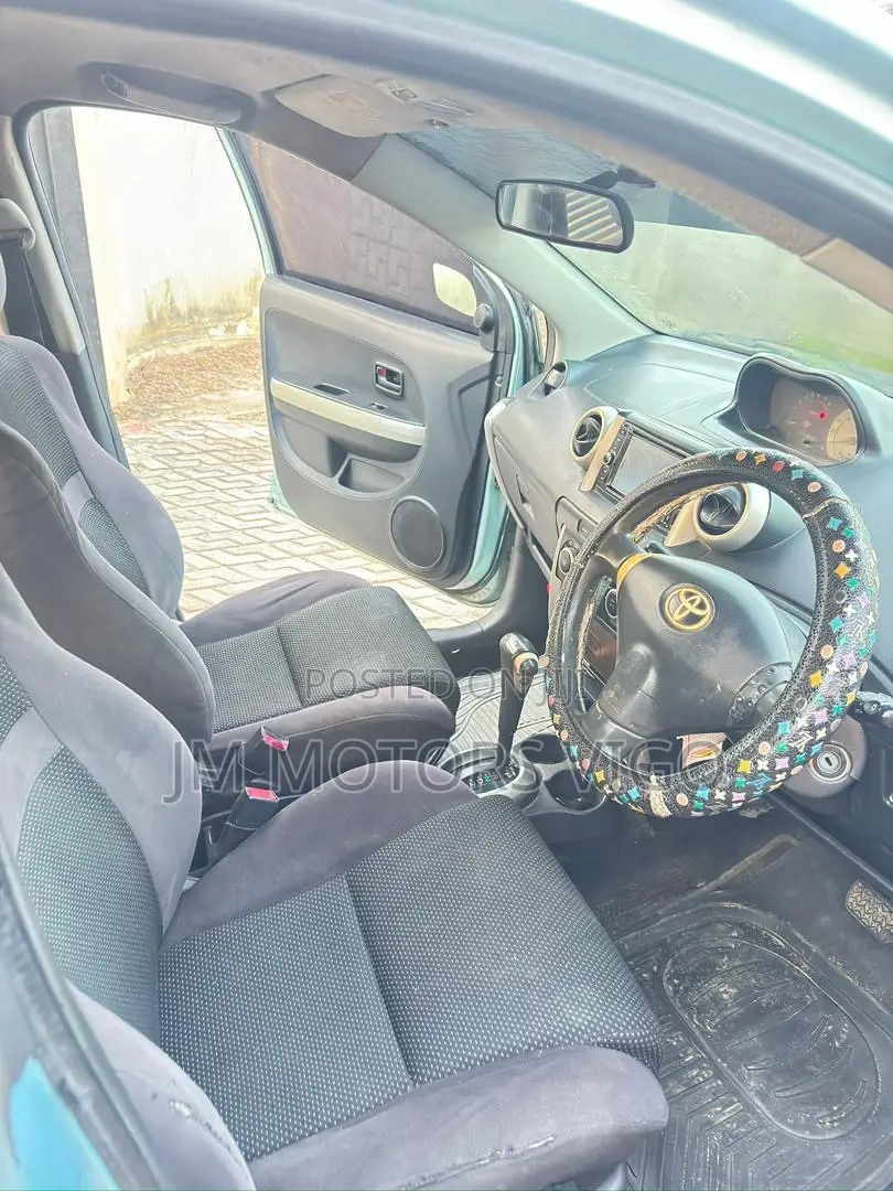 Toyota IST 2003 Blue